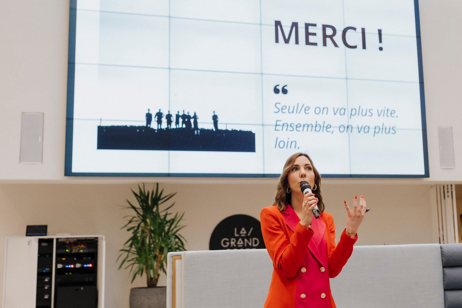 Julie Terreur lors d'une masterclass sur le conseil en image donné à Liège en Belgique